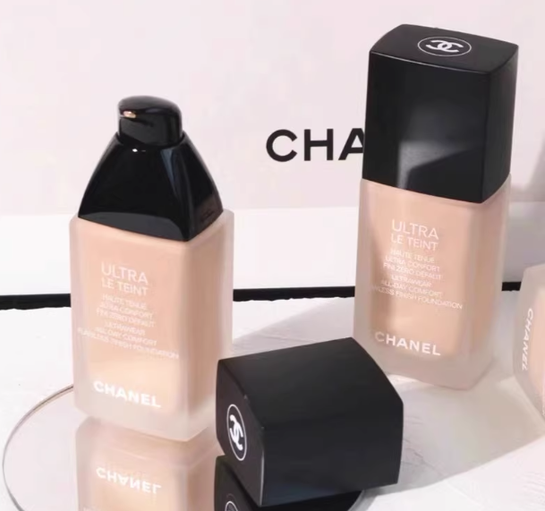 CHANEL ULTRA LE TEINT Ultrawear All-Day Comfort Flawless Finish Foundation