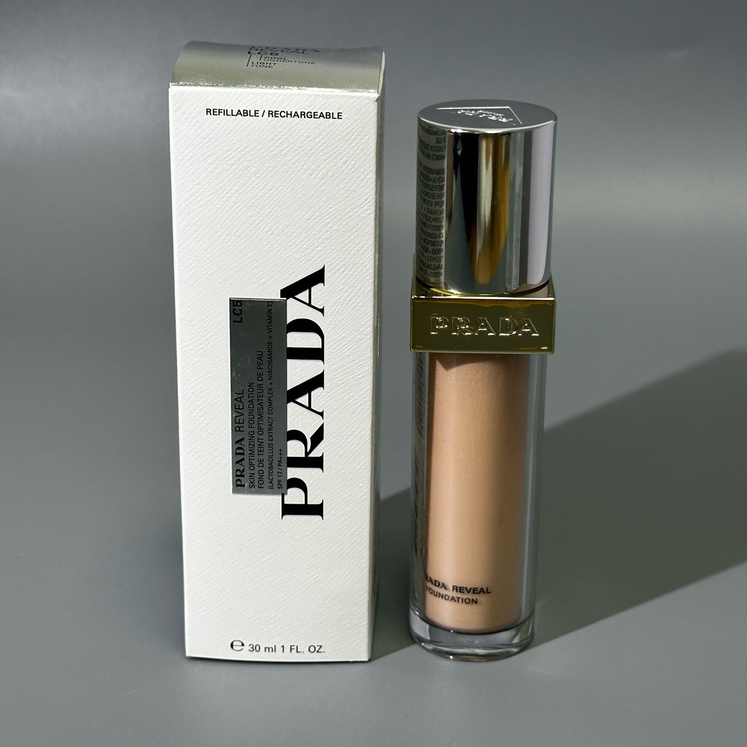 Prada Beauty Reveal Skin Optimizing Foundation 30ml
