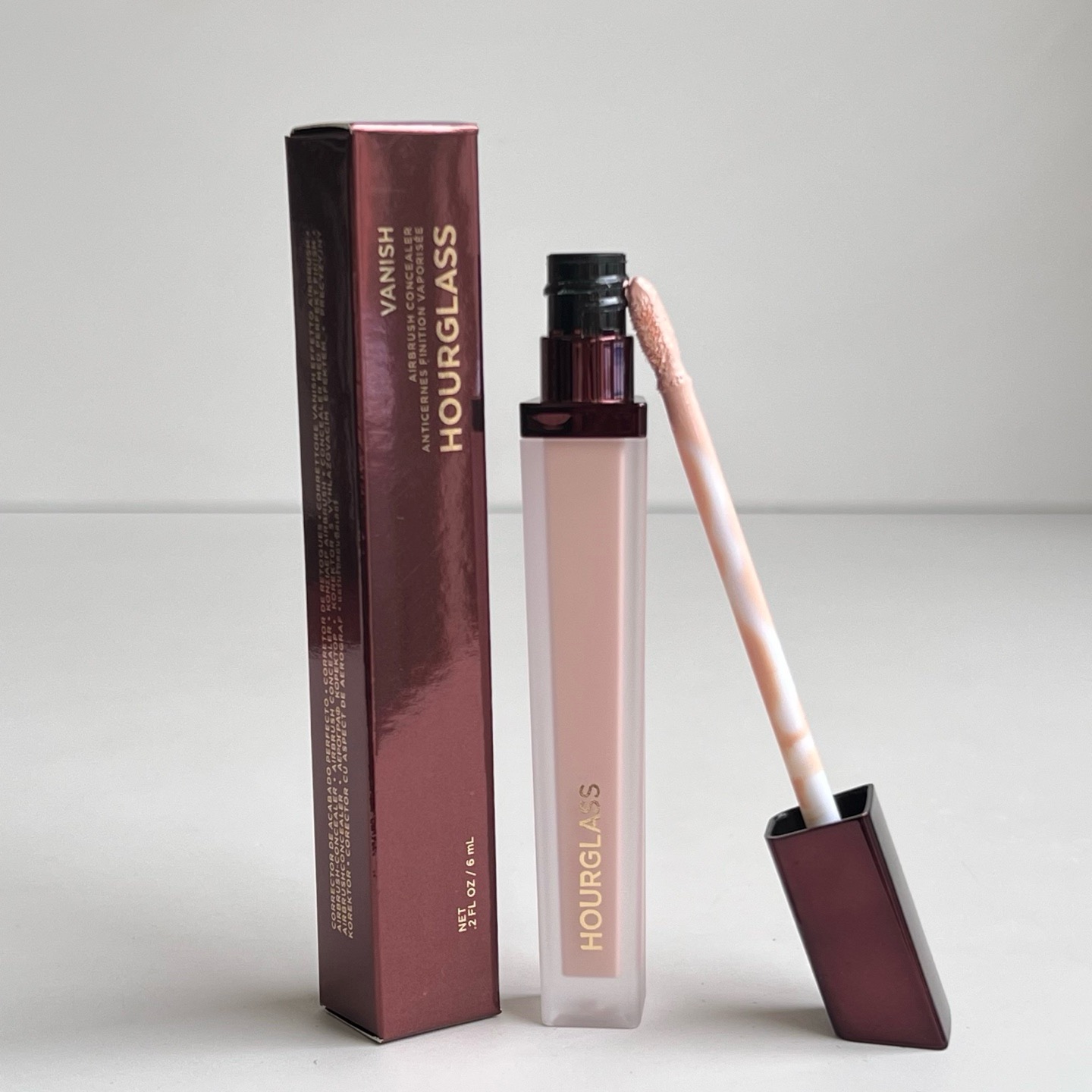 Hourglass Brightening Vanish concealer